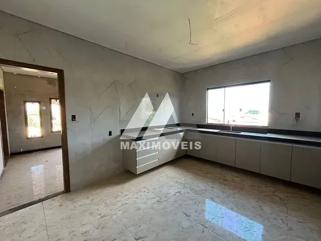 Casa com 360m² 5 quartos e 3 banheiros, à venda, no bairro Planalto Vila Magnólia em Araçuaí