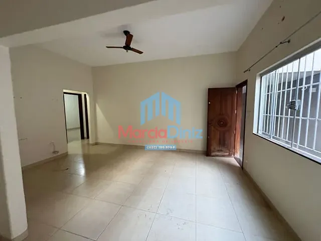 Casa 3 quartos e 2 banheiros, para alugar, no bairro Centro em Ituverava