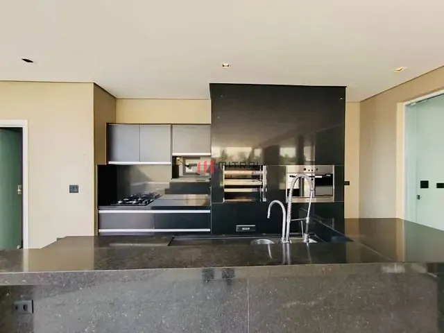 Casa 4 quartos e 6 banheiros, à venda, no bairro Esperança em Londrina