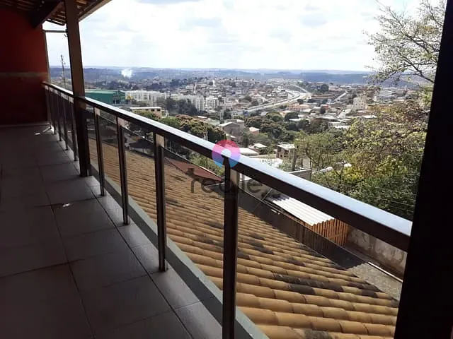 Casa com 360m² 3 quartos e 3 banheiros, à venda, no bairro Pouso Alegre em Vespasiano