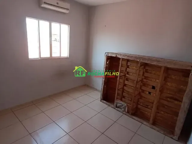 Casa com 55m² 2 quartos e 1 banheiro, para alugar, no bairro Itararé em Teresina