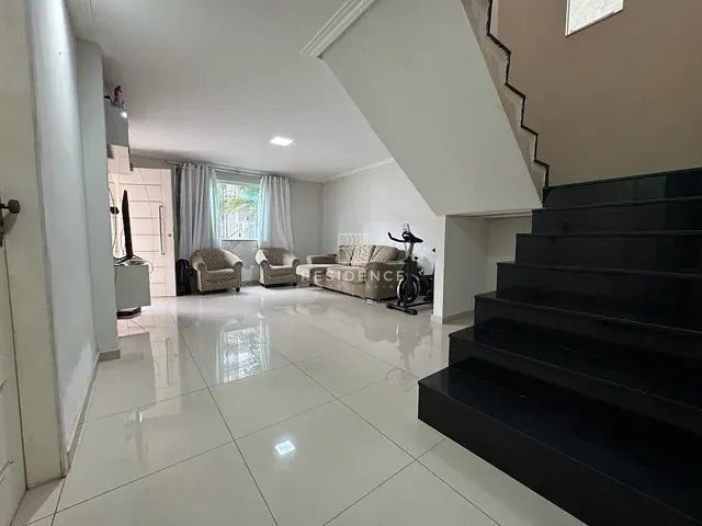 Casa 4 quartos e 3 banheiros, à venda, no bairro Vila Mury em Volta Redonda