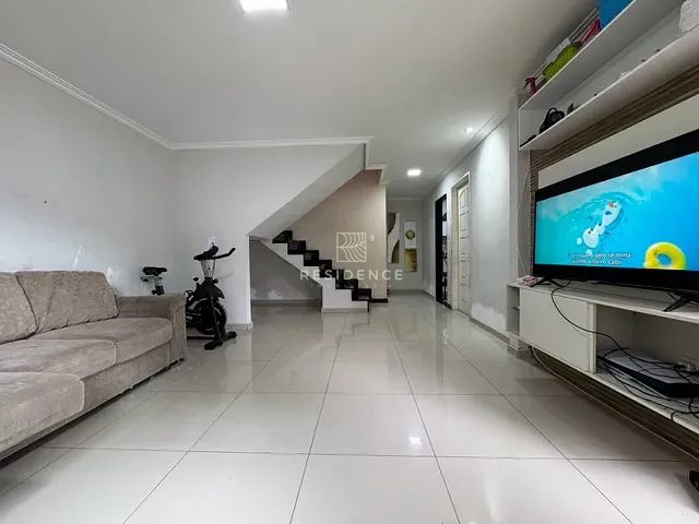 Casa 4 quartos e 3 banheiros, à venda, no bairro Vila Mury em Volta Redonda