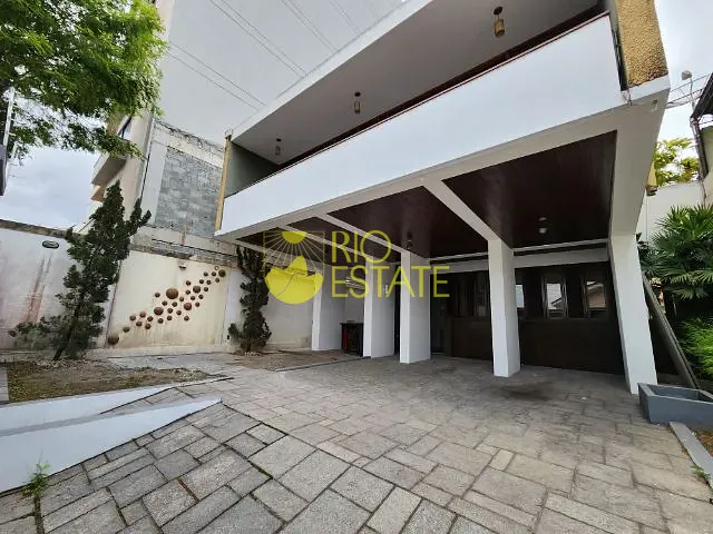 Casa com 280m² 4 quartos e 2 banheiros, à venda, no bairro Jardim Amália em Volta Redonda