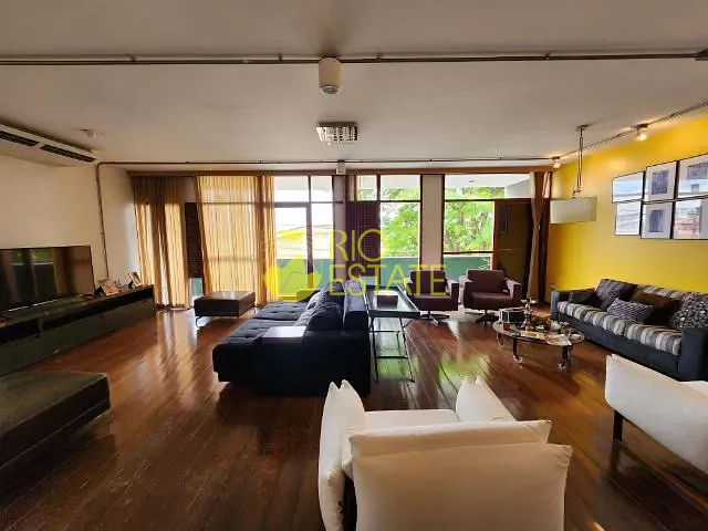 Casa com 280m² 4 quartos e 2 banheiros, à venda, no bairro Jardim Amália em Volta Redonda