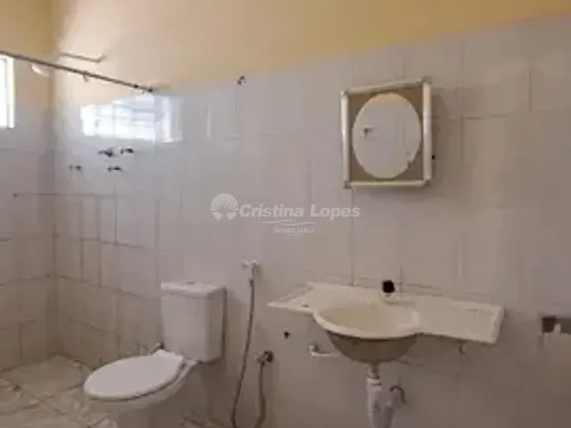Casa com 300m² 5 quartos e 4 banheiros, à venda, no bairro Lourival Parente em Teresina