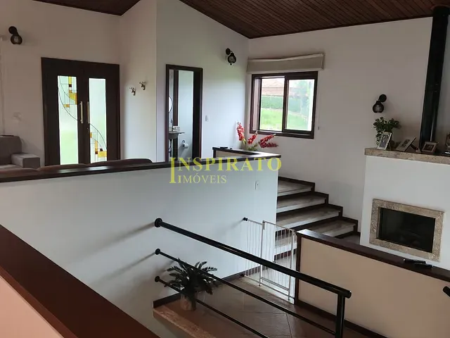 Casa com 1400m² 3 quartos e 5 banheiros, à venda ou para alugar, no bairro Medeiros em Jundiaí