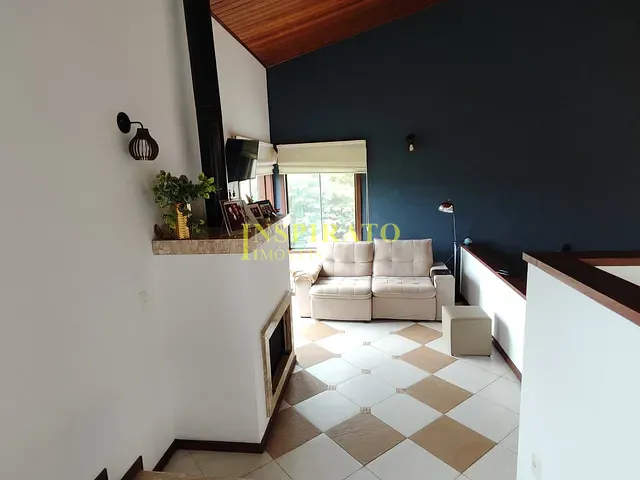 Casa com 1400m² 3 quartos e 5 banheiros, à venda ou para alugar, no bairro Medeiros em Jundiaí