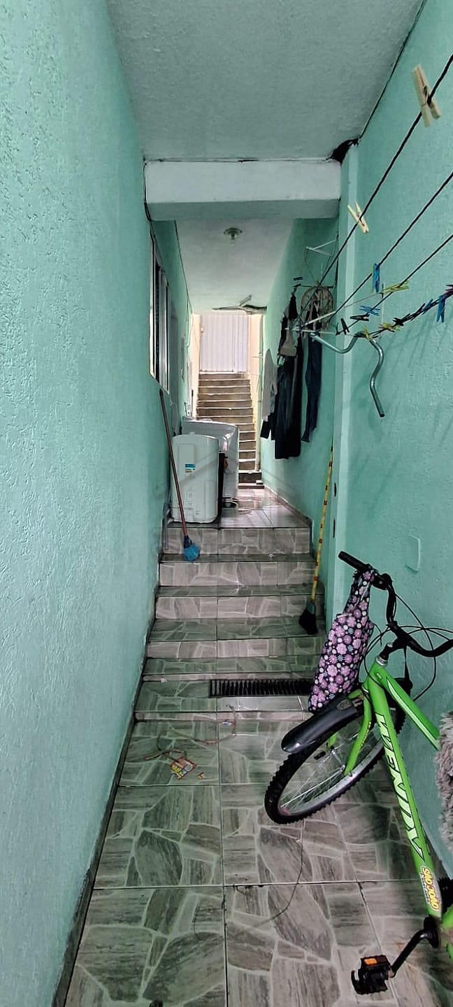 Casa à venda com 2 quartos, 125m² - Foto 2