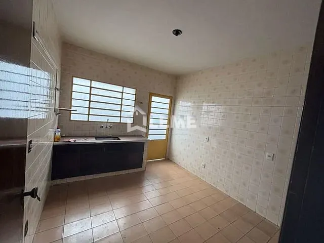 Casa com 313m² 3 quartos e 2 banheiros, à venda, no bairro Jardim São Domingos em Mococa