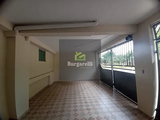 Casa 2 quartos e 2 banheiros, para alugar, no bairro Centro em Lavras