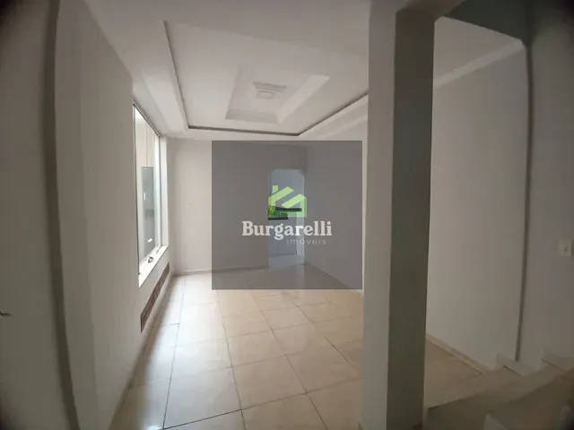 Casa 2 quartos e 2 banheiros, para alugar, no bairro Centro em Lavras