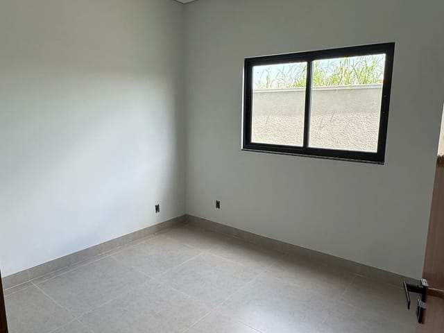 Casa com 300m² 3 quartos e 2 banheiros, à venda, no bairro Sonhalto Videira em Sinop