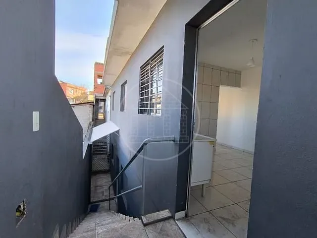 Casa com 250m² 1 quarto e 1 banheiro, para alugar, no bairro Jardim Angelina em São Paulo