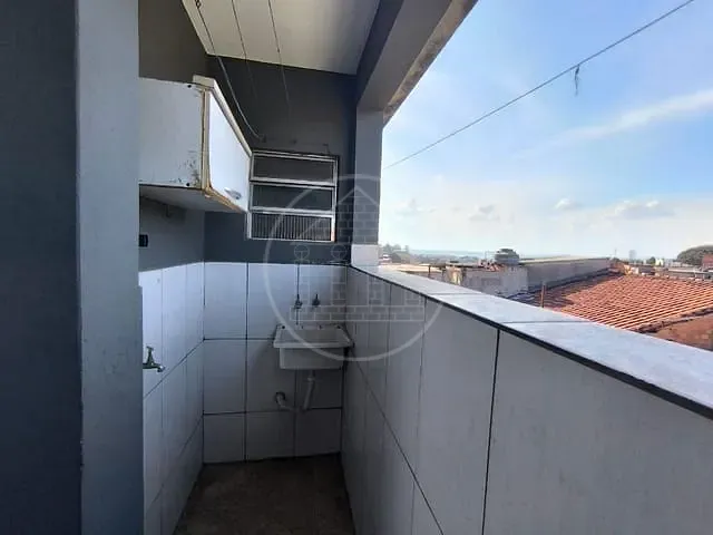 Casa com 250m² 1 quarto e 1 banheiro, para alugar, no bairro Jardim Angelina em São Paulo