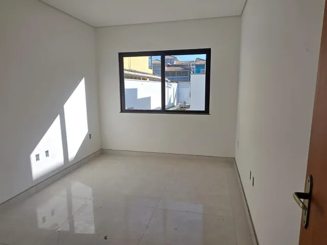Casa 2 quartos e 1 banheiro, à venda, no bairro Village Rio das Ostras em Rio das Ostras
