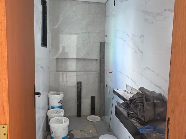 Casa 2 quartos e 1 banheiro, à venda, no bairro Village Rio das Ostras em Rio das Ostras