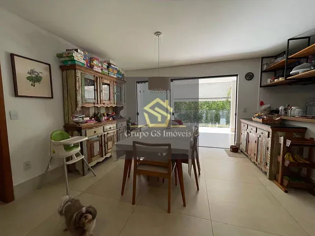 Casa com 205m² 3 quartos e 4 banheiros, à venda, no bairro Roncáglia em Valinhos