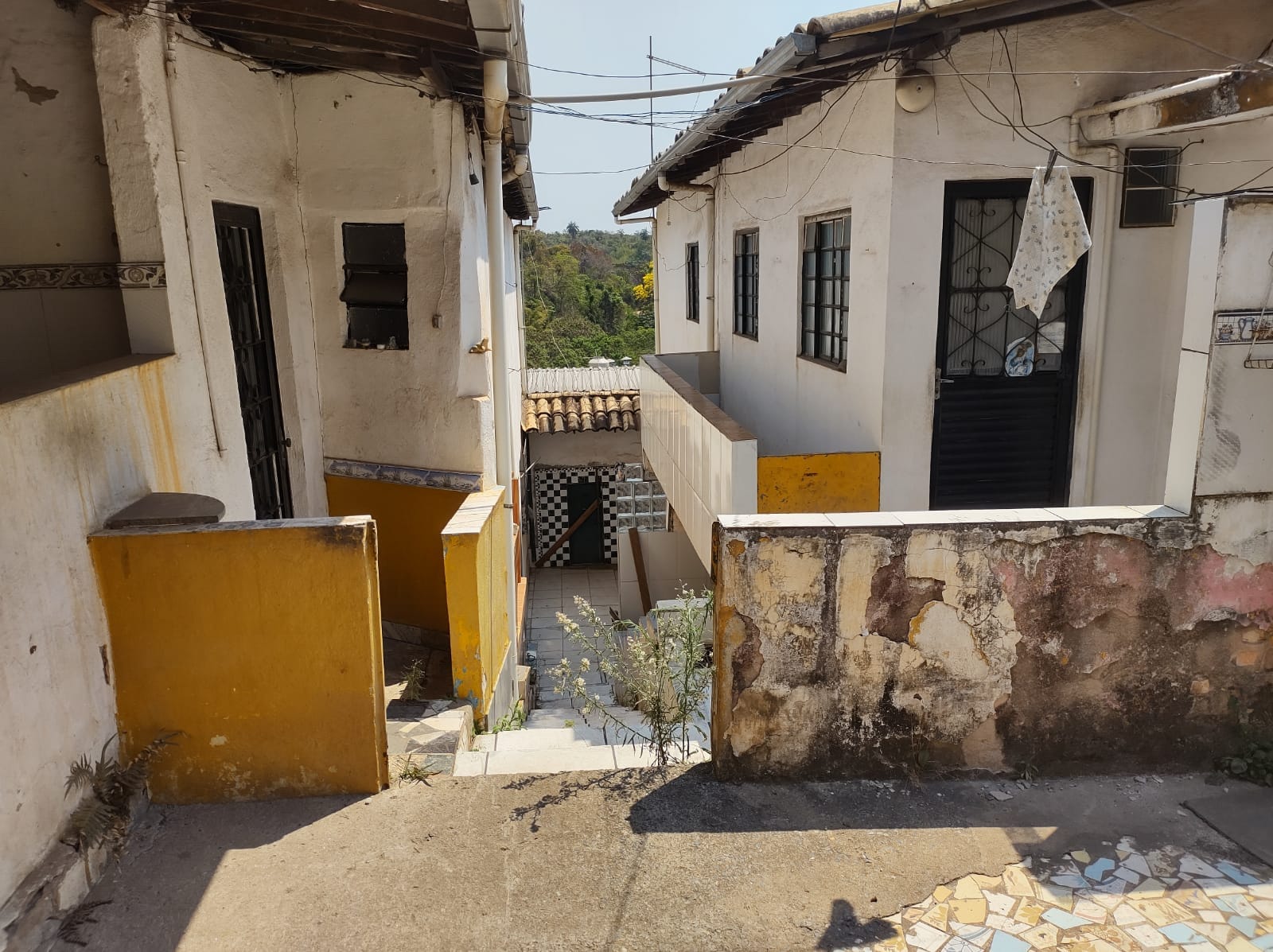 Lote à venda, com 17 quartos, com várias edificações no terreno, ideal para investidores, para demolir e construir, Aparecida, Belo Horizonte, MG miniatura 2