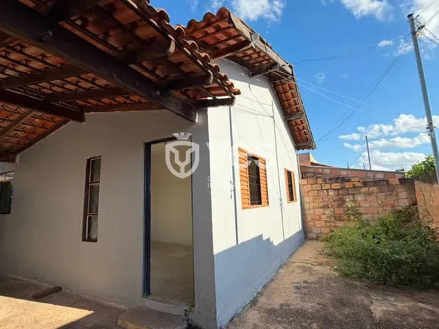 Casa 2 quartos e 1 banheiro, à venda, no bairro João Bosco Teixeira em Araxá