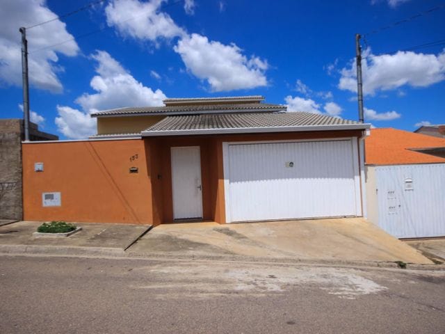 Casa com 210m² 4 quartos e 4 banheiros, à venda, no bairro Jardim Vista Alegre em Bragança Paulista