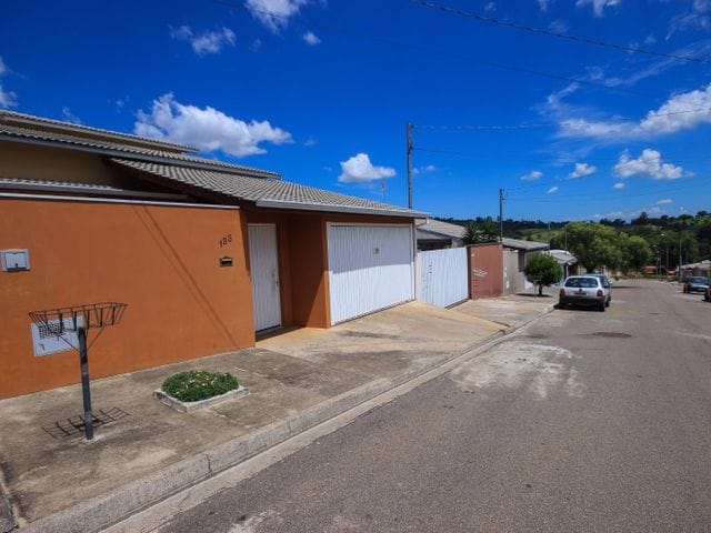 Casa com 210m² 4 quartos e 4 banheiros, à venda, no bairro Jardim Vista Alegre em Bragança Paulista