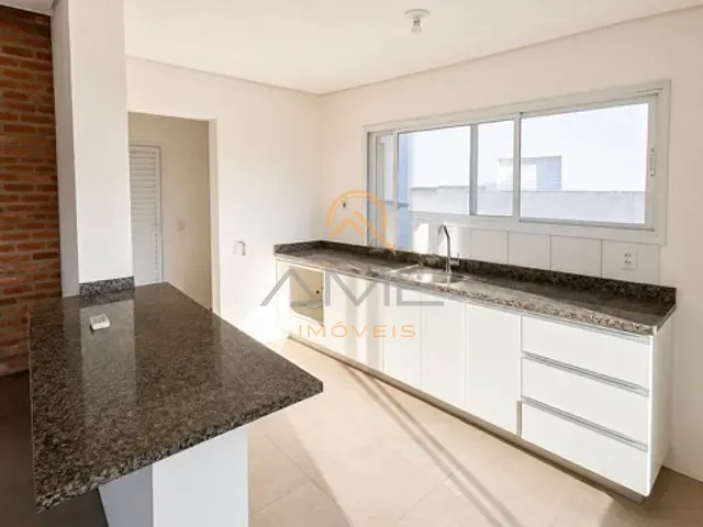 Casa 3 quartos e 2 banheiros, para alugar, no bairro Laranjal em Pelotas