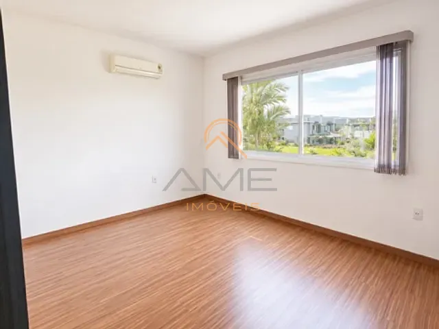 Casa 3 quartos e 2 banheiros, para alugar, no bairro Laranjal em Pelotas
