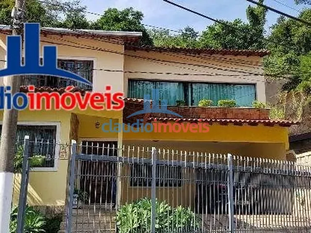 Casa 4 quartos e 3 banheiros, à venda, no bairro Santa Rosa em Barra Mansa