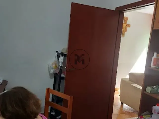 Casa com 150m² 3 quartos e 1 banheiro, à venda, no bairro Vila Galvão em Guaratinguetá