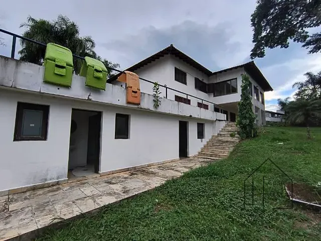 Casa 9 quartos e 11 banheiros, à venda ou para alugar, no bairro Vila Jovina em Cotia