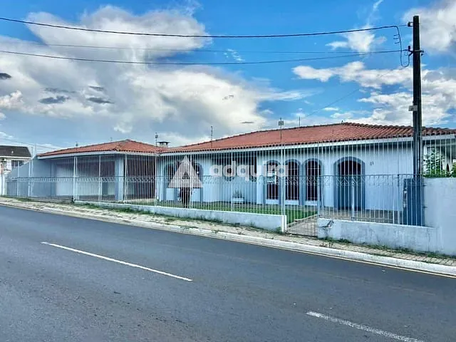 Casa com 433m² 4 quartos e 3 banheiros, à venda, no bairro Uvaranas em Ponta Grossa