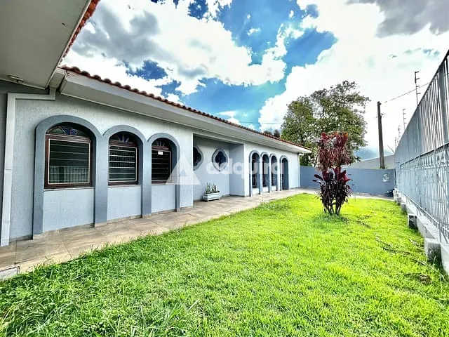 Casa com 433m² 4 quartos e 3 banheiros, à venda, no bairro Uvaranas em Ponta Grossa