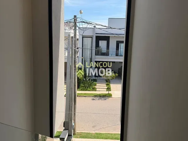 Casa com 250m² 4 quartos e 5 banheiros, à venda, no bairro Loteamento Reserva Ermida em Jundiaí