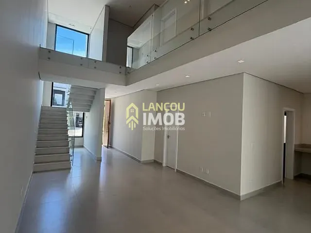 Casa com 250m² 4 quartos e 5 banheiros, à venda, no bairro Loteamento Reserva Ermida em Jundiaí