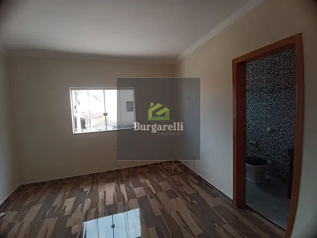 Casa 3 quartos e 2 banheiros, para alugar, no bairro Jardim Fabiana em Lavras