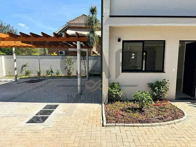 Casa com 134m² 2 quartos e 3 banheiros, à venda, no bairro Centro em Holambra