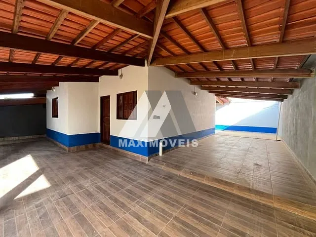 Casa 2 quartos e 3 banheiros, para alugar, no bairro São Francisco em Araçuaí