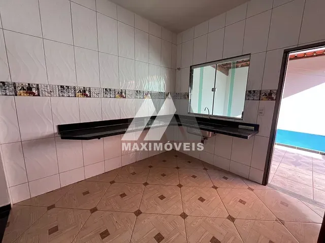 Casa 2 quartos e 3 banheiros, para alugar, no bairro São Francisco em Araçuaí