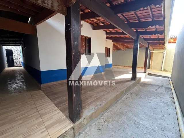 Casa 2 quartos e 3 banheiros, para alugar, no bairro São Francisco em Araçuaí