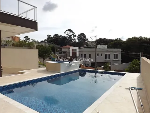 Casa com 494m² 5 quartos e 6 banheiros, à venda, no bairro Condomínio Residencial Fazenda Santa Helena em Bragança Paulista