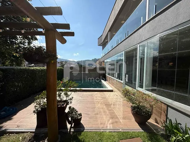 Casa 4 quartos e 5 banheiros, à venda, no bairro Tremembé em São Paulo