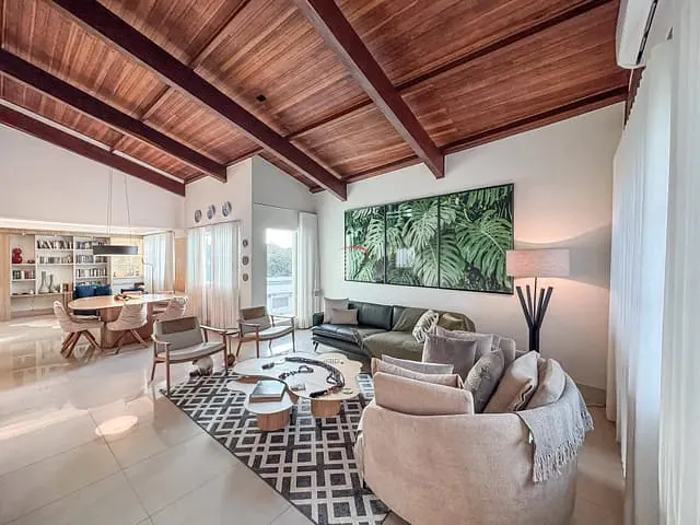 Casa à venda, no bairro Lima Azevedo em Londrina