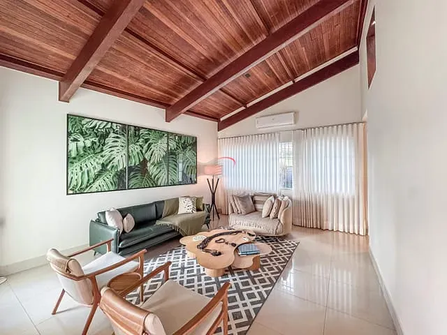 Casa à venda, no bairro Lima Azevedo em Londrina