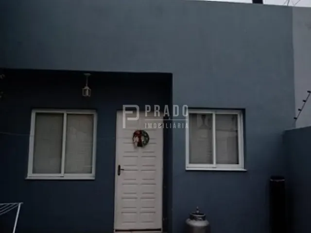 Casa com 150m² 2 quartos e 1 banheiro, à venda, no bairro Laranjal em Pelotas