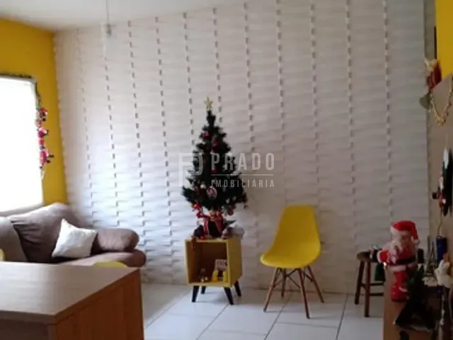 Casa com 150m² 2 quartos e 1 banheiro, à venda, no bairro Laranjal em Pelotas