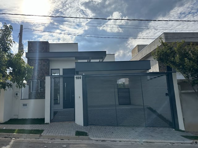 Casa com 250m² 3 quartos e 3 banheiros, à venda, no bairro Residencial Jatobá em Vinhedo