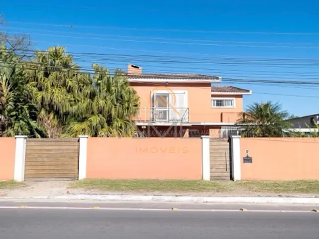 Casa com 650m² 4 quartos e 3 banheiros, à venda, no bairro Três Vendas em Pelotas