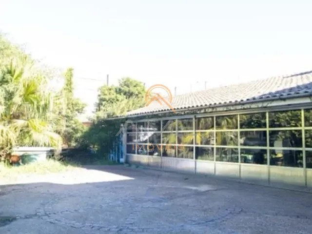Casa com 650m² 4 quartos e 3 banheiros, à venda, no bairro Três Vendas em Pelotas