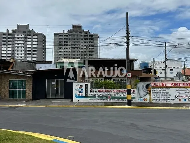 Casa com 363m² 2 quartos e 2 banheiros, à venda, no bairro São Vicente em Itajaí